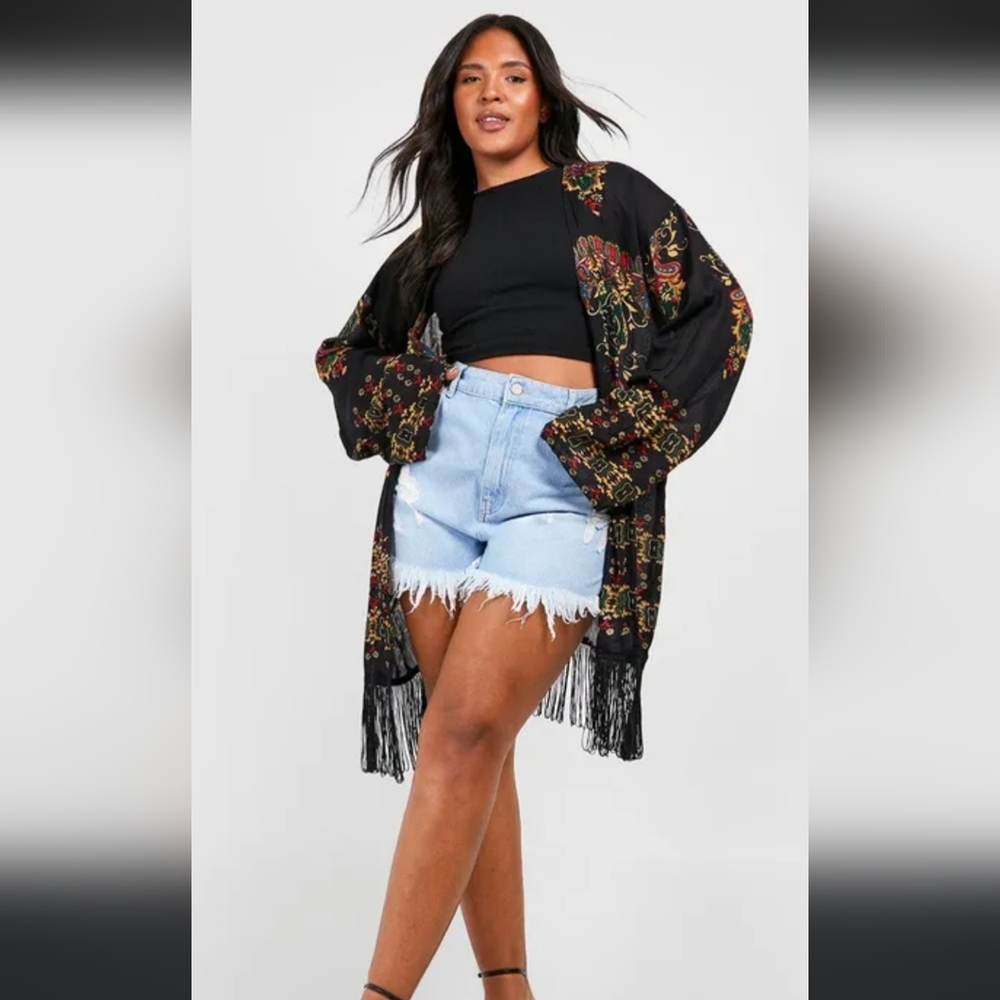 BooHoo Fringe Kimono - size 18